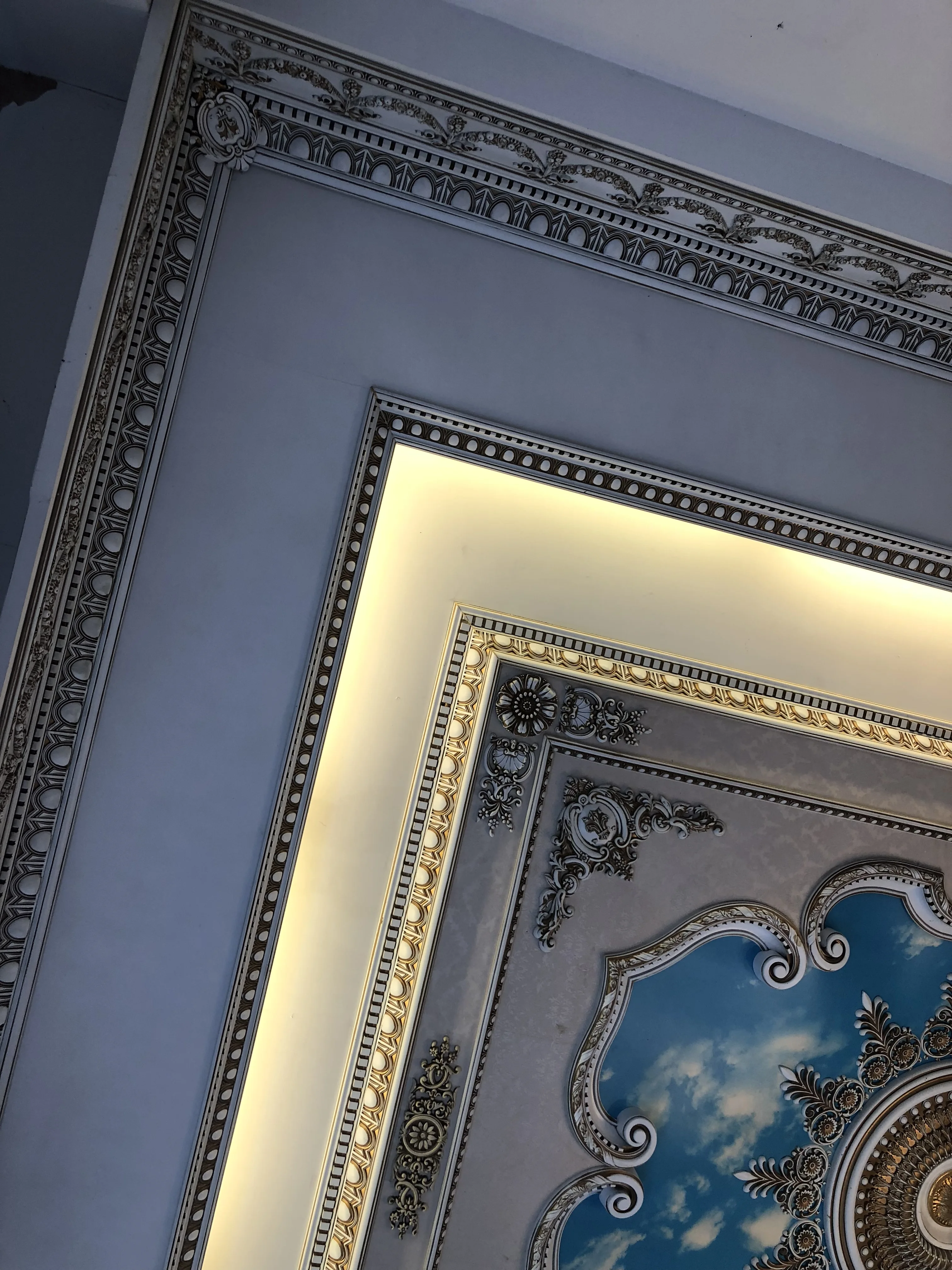 Banruo PU Polyurethane French Style Cornice Moulding Mirror Frame Moulding For Home Decoration
