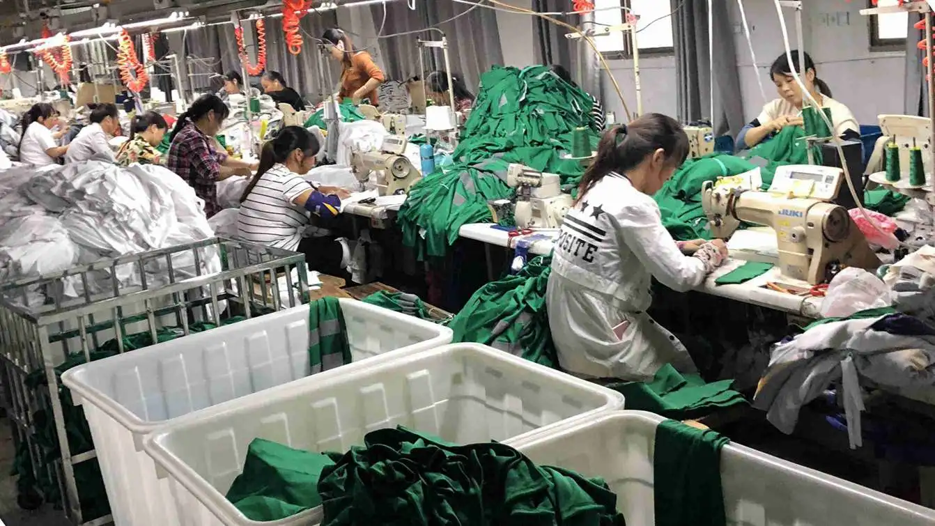 High-quality Wholesale Custom Logo Embroidery Printed kangaroo pockets retro oversized hoodies in green overdyed