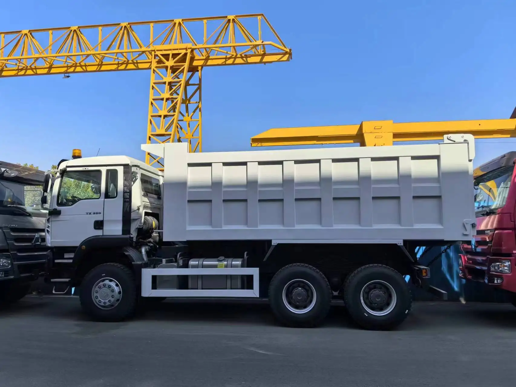 Новый трактор Sinotruck HOWO 10 колес головка прицепа 6x4 грузовой автомобиль по лучшей цене и высокого качества