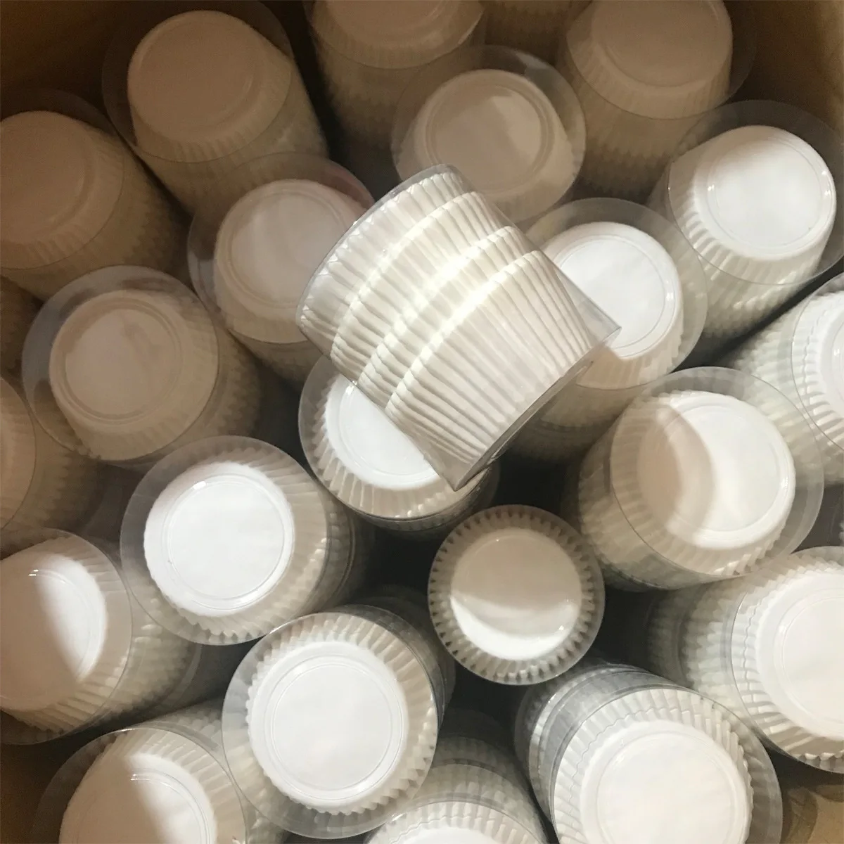 Manufacturers wholesale pure white cake paper cup100 tubes loaded with high temperature food grade greaseproof baking paper tray