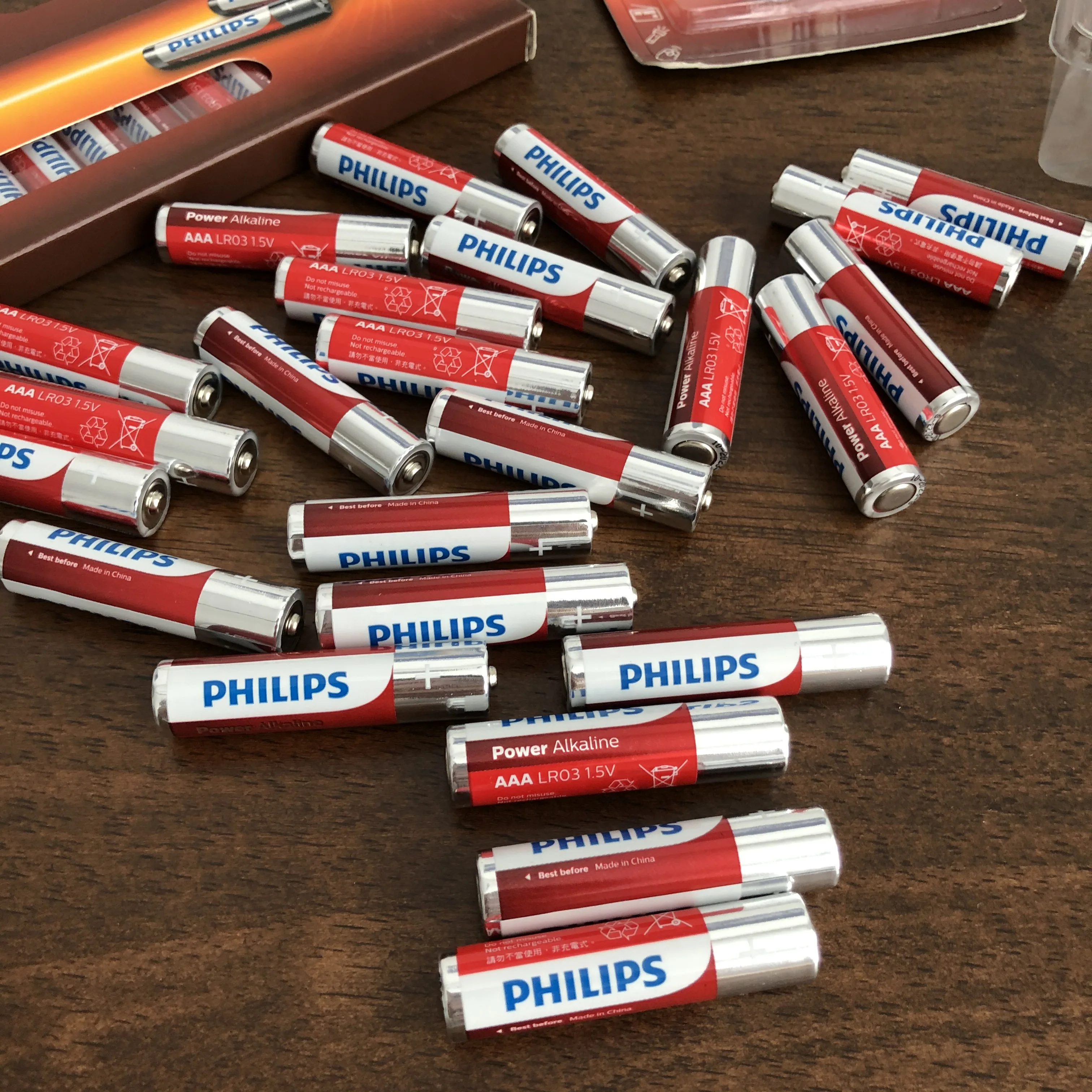 Super Long Lasting Electronic Toy 24 Pcs Philips 1.5V AAA Alkaline Batteries