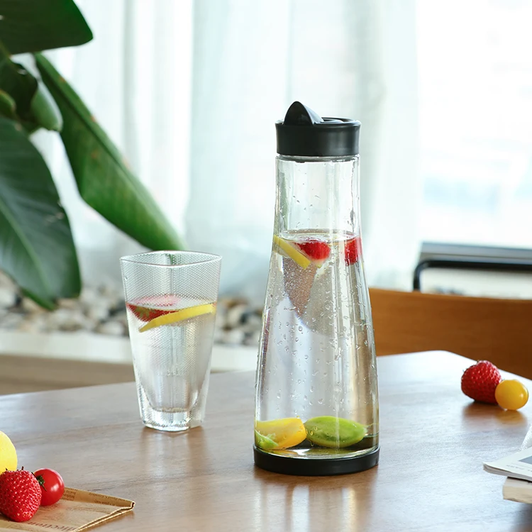 1000ml clear glass carafe water pitcher dispenser jug with plastic pour lid and base for home restaurant