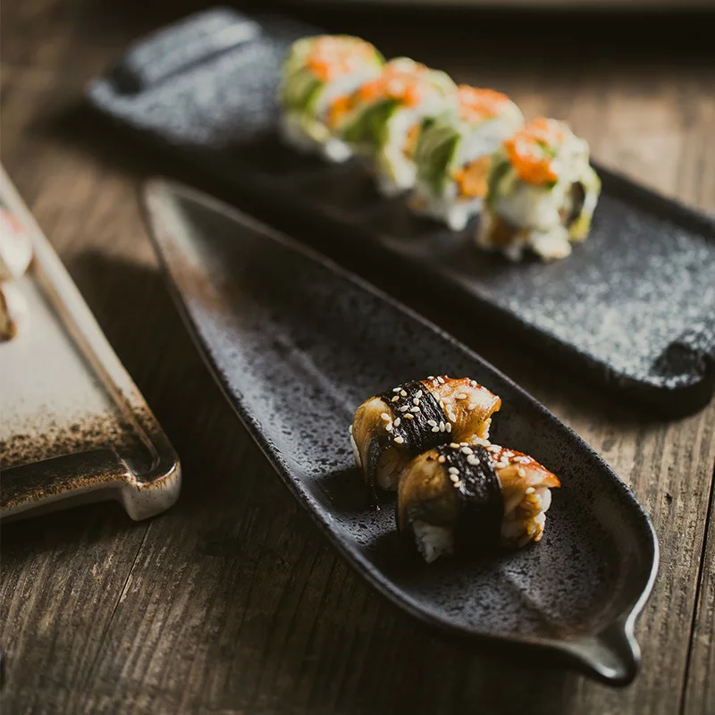 Factory Wholesale Classic Japanese Sushi Fish Household Ceramic Irregular Rectangular Black Plate Large Leaf