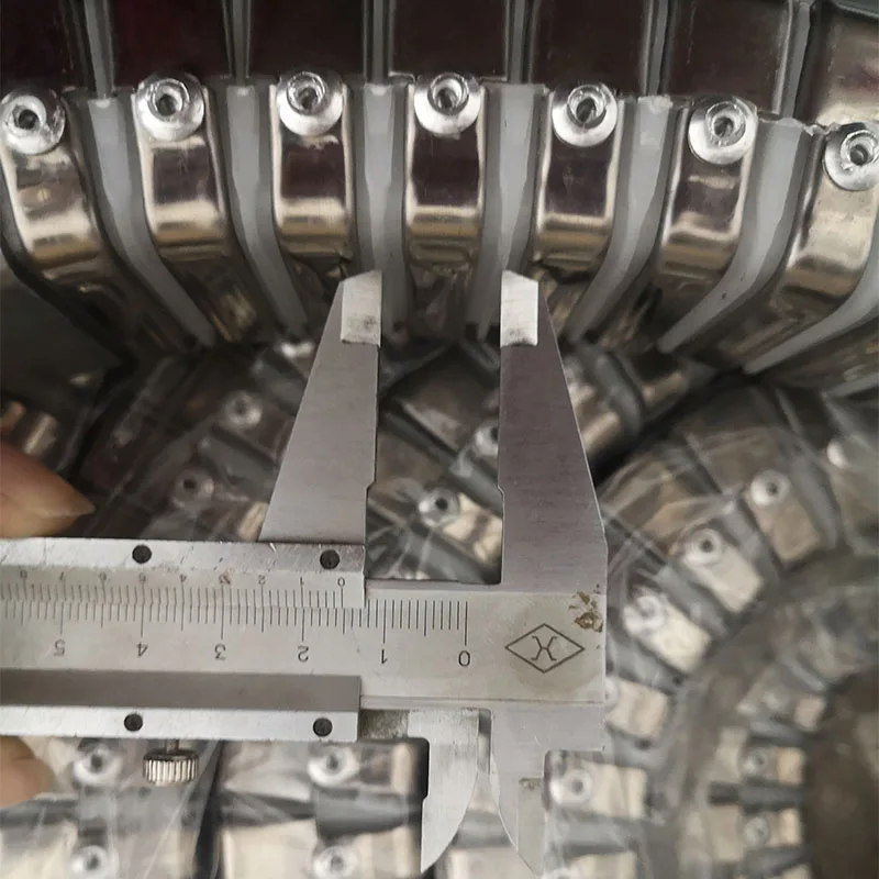 DGT Cable Carrier Cable Tray Enclosed Type Steel Cable Drag Chain