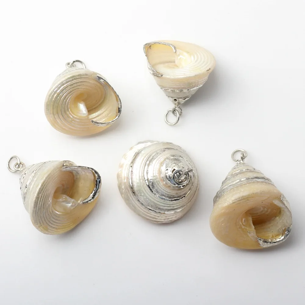Hot Natural Sea Cowrie Seashells Charm Wrapped Conch Shells Plated Pendants Summer Ocean Sea Charm for Jewelry Making