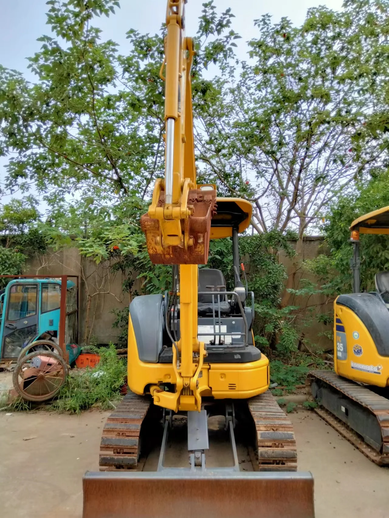 mini digger Buy sell door walking pc30 backhoe excavator 3 ton old sale excav machine price cheap smallest mini tractor