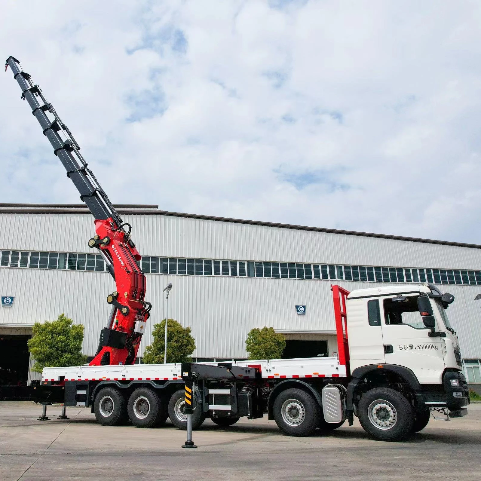 61.4 TON High End eight boom sections mobile hydraulic folding truck crane for sale