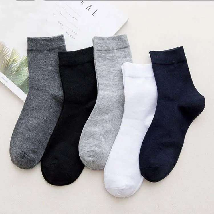 Low MOQ Bulk Wholesale Black White Solid Color Sock Cotton Gift Box Short Set Custom Socks for Men