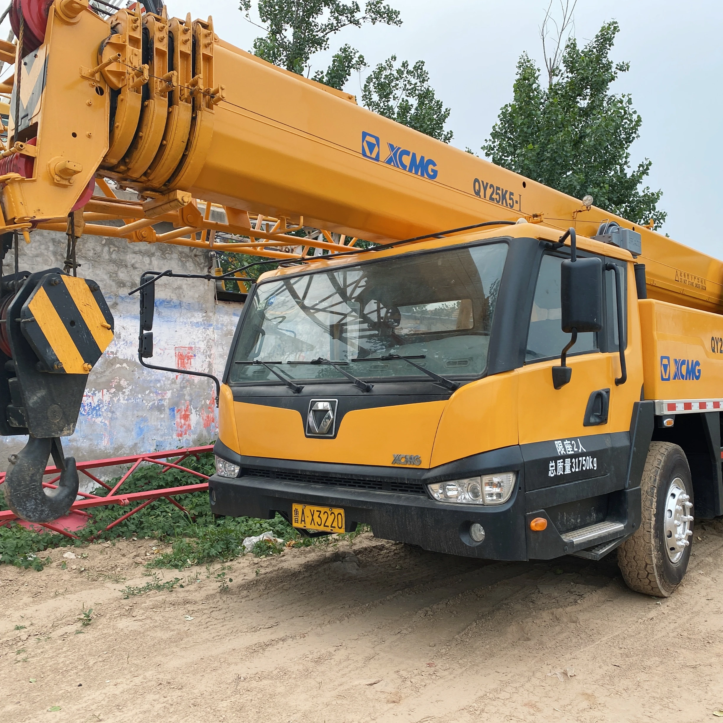 Second-Hand XCMG 25ton crane QY25KA truck crane / Used XCMG QY25K-II Truck Crane