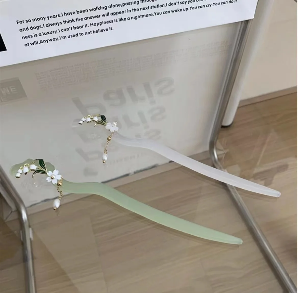 Заводская заколка для волос с уксусной кислотой