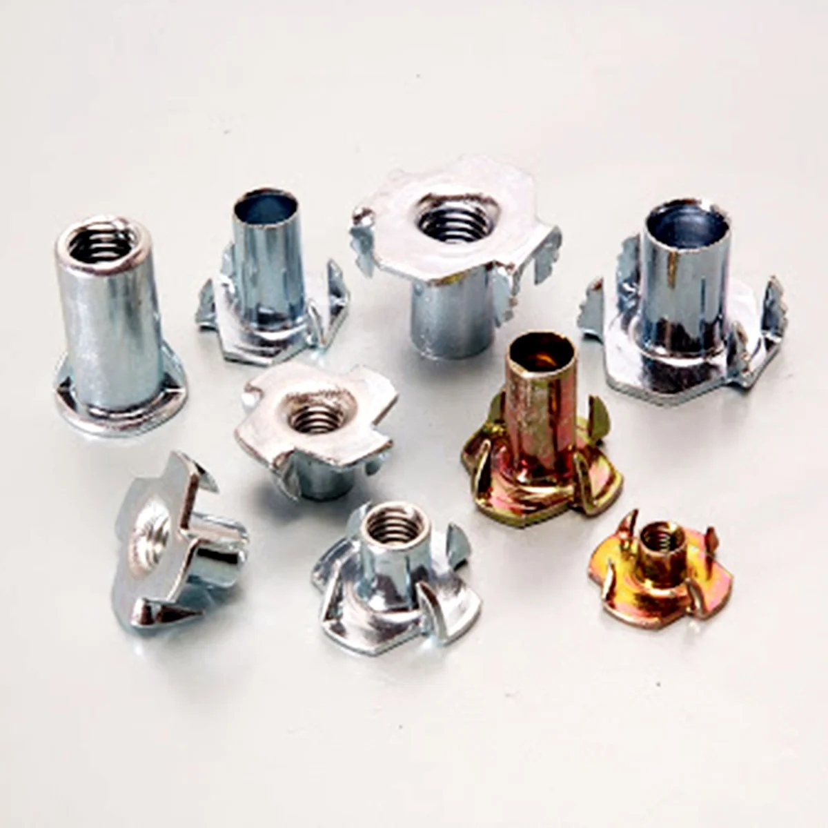 Furniture Stainless Steel Brass Zinc Steel Weld M8 M12 Drive in Four Claws Tee Nuts