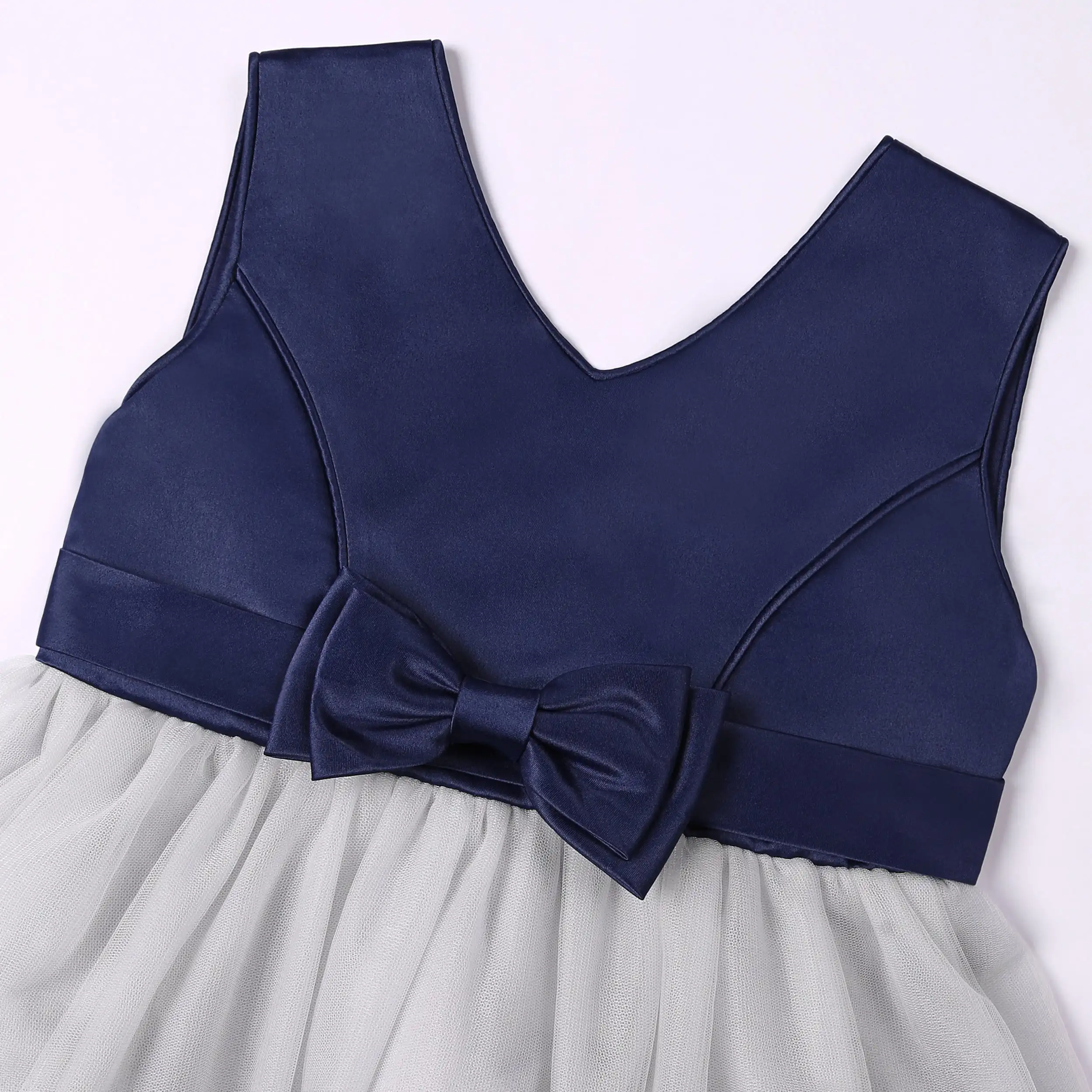 Детское праздничное платье с цветочным принтом