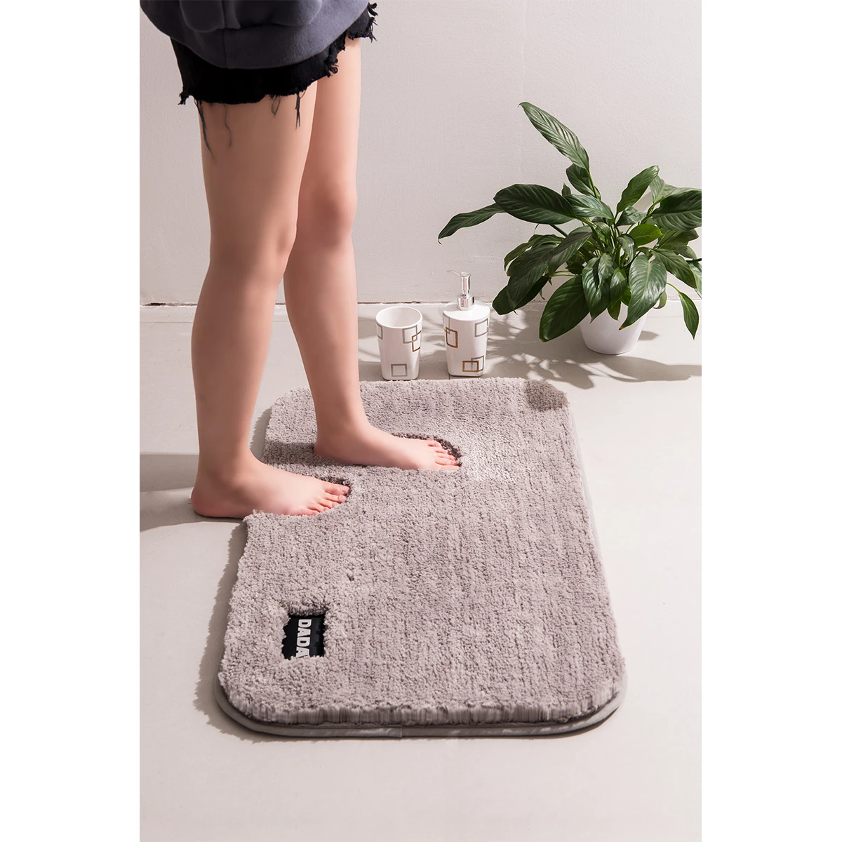 DADA water absorbent bathroom mat Accept Customized extra long 60*90 non-slip bath mat