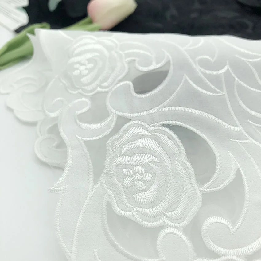 Factory Direct Spot Supply Of Water-soluble Lace Wisps Of Flowers Around Detachable Polyester Collar