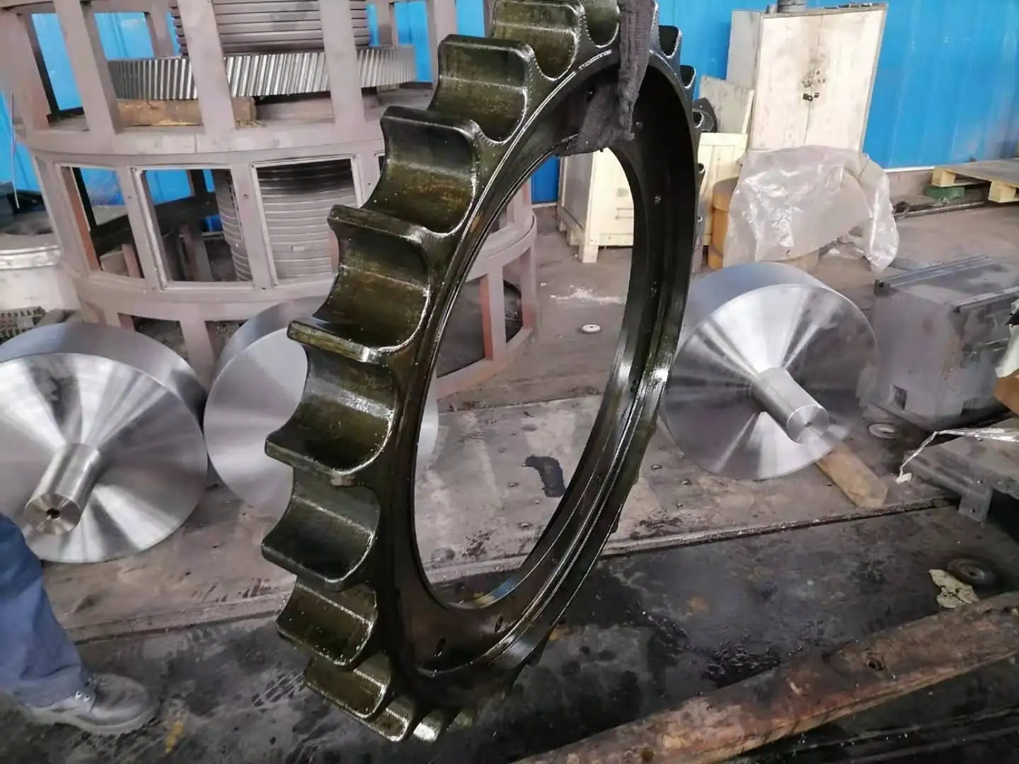 YOGIE Directly factory price High Quality customize sprocket chain excavator sprocket