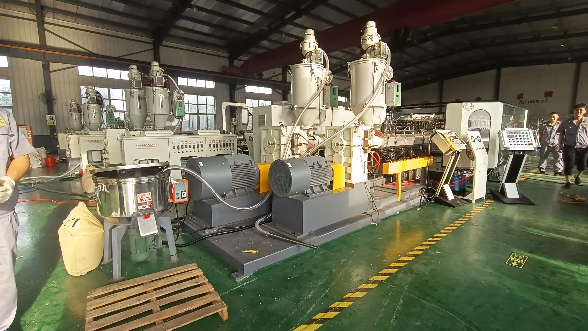 DWC pipe extruder machine manufacturing double wall corrugated HDPE underground drainage pipe