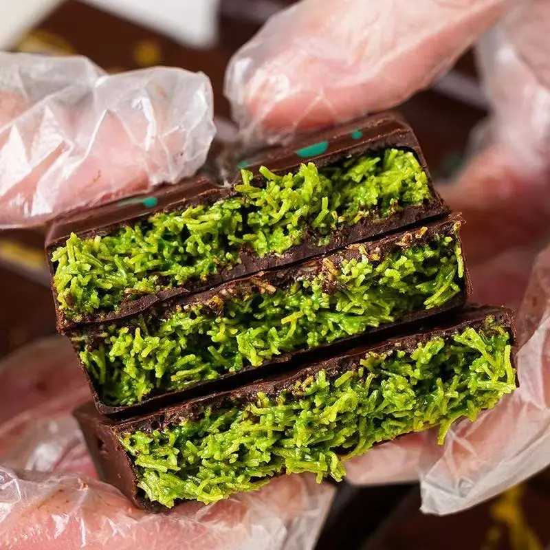 Wholesale High Quality Exotic Handmade Crisp Dubai Famous Pistachio Chocolate 100g bar Food Snacks OEM