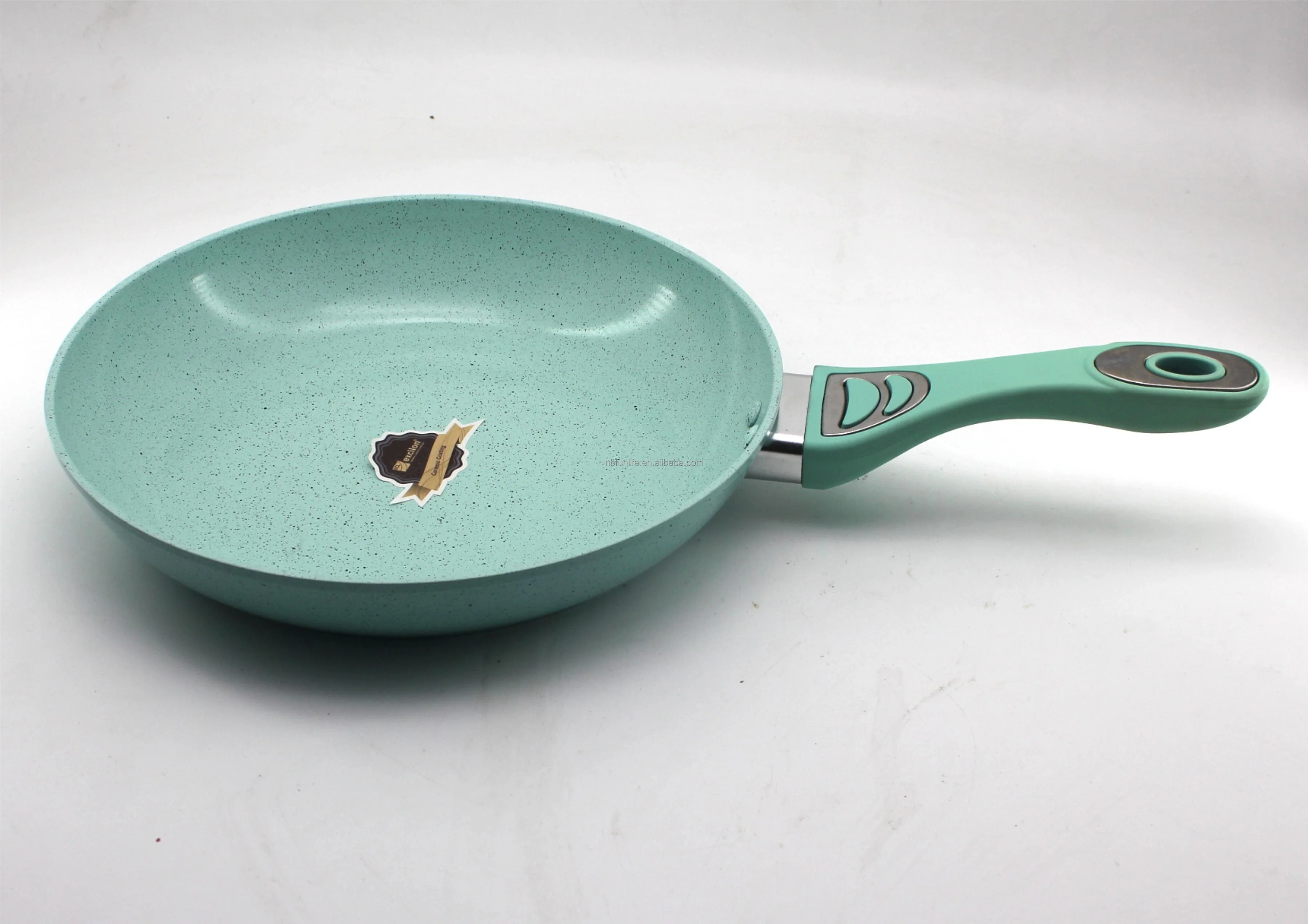 Retailing price Aluminum Non-stick Ceramic Coating Food Grade Cooking coating Bakelite handle 3PC Frying pan Cookware sets