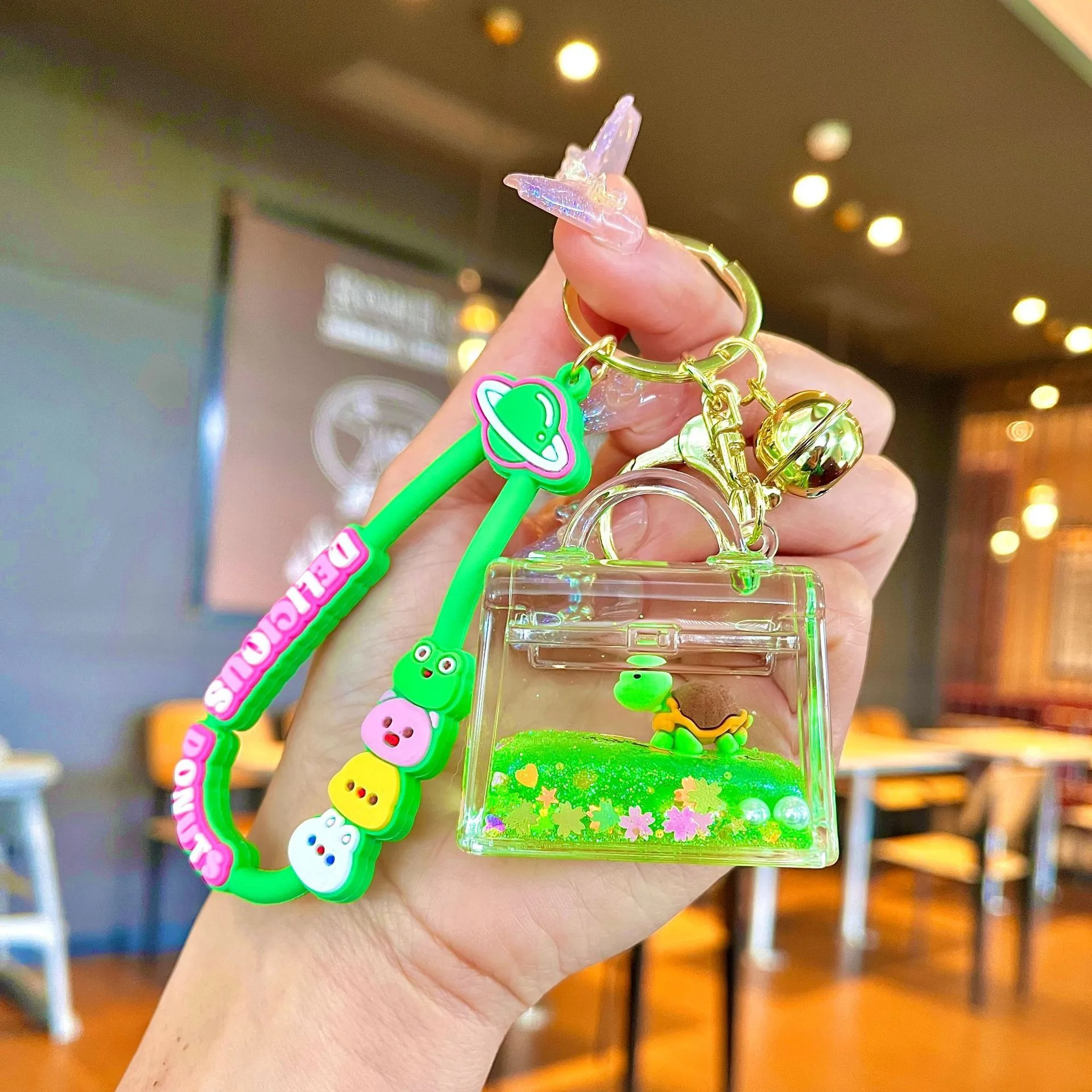 2024 New Creative Design Student School Bag Pendant Cute Green Underwater World Oil Into Bottle Bag Cup Floating Turtle Keychain