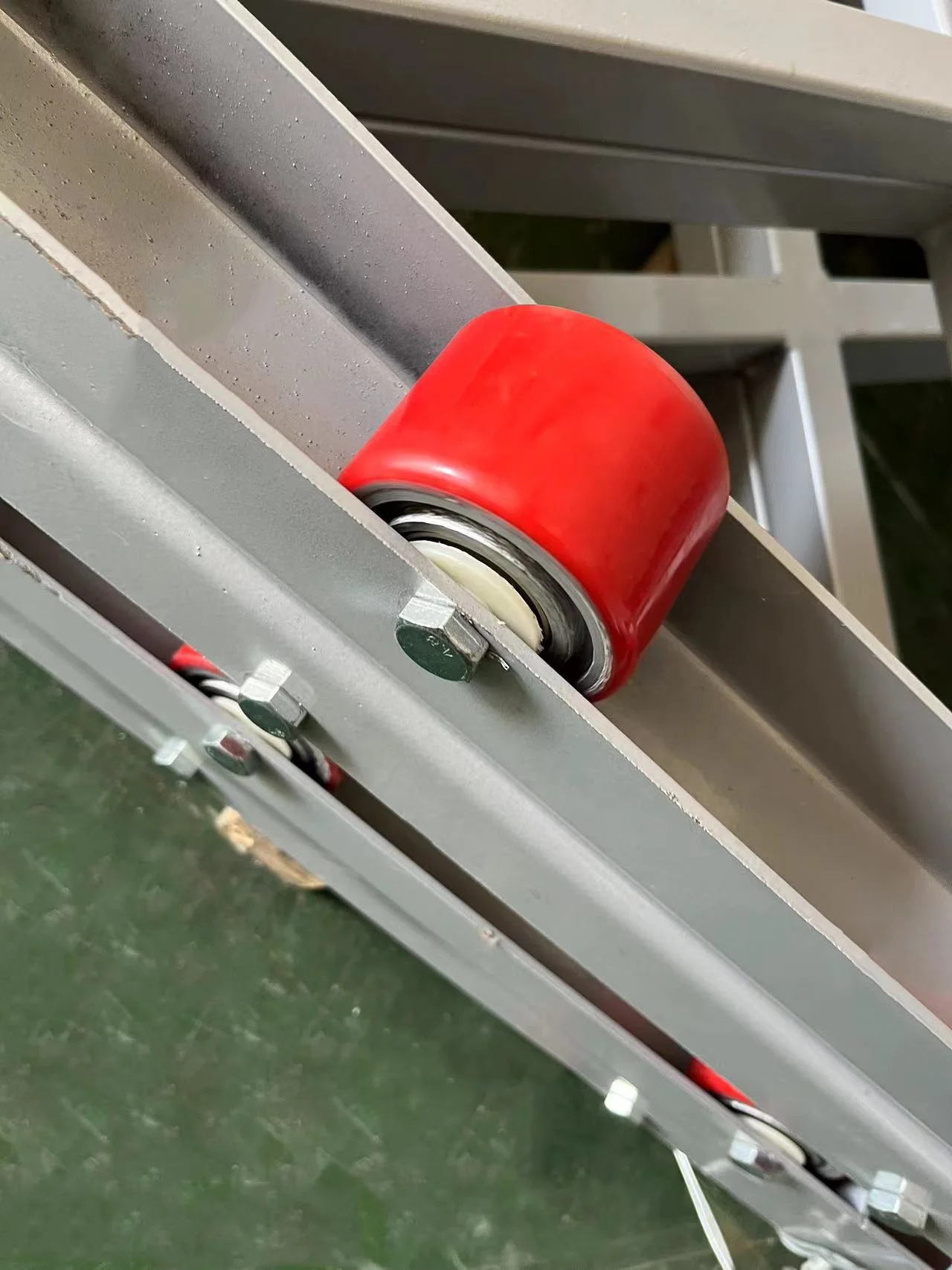 Polyurethane Rubber coated Rollers OEM silicone roller with Bearings Hardness 50-90A Roller for Textile Machinery