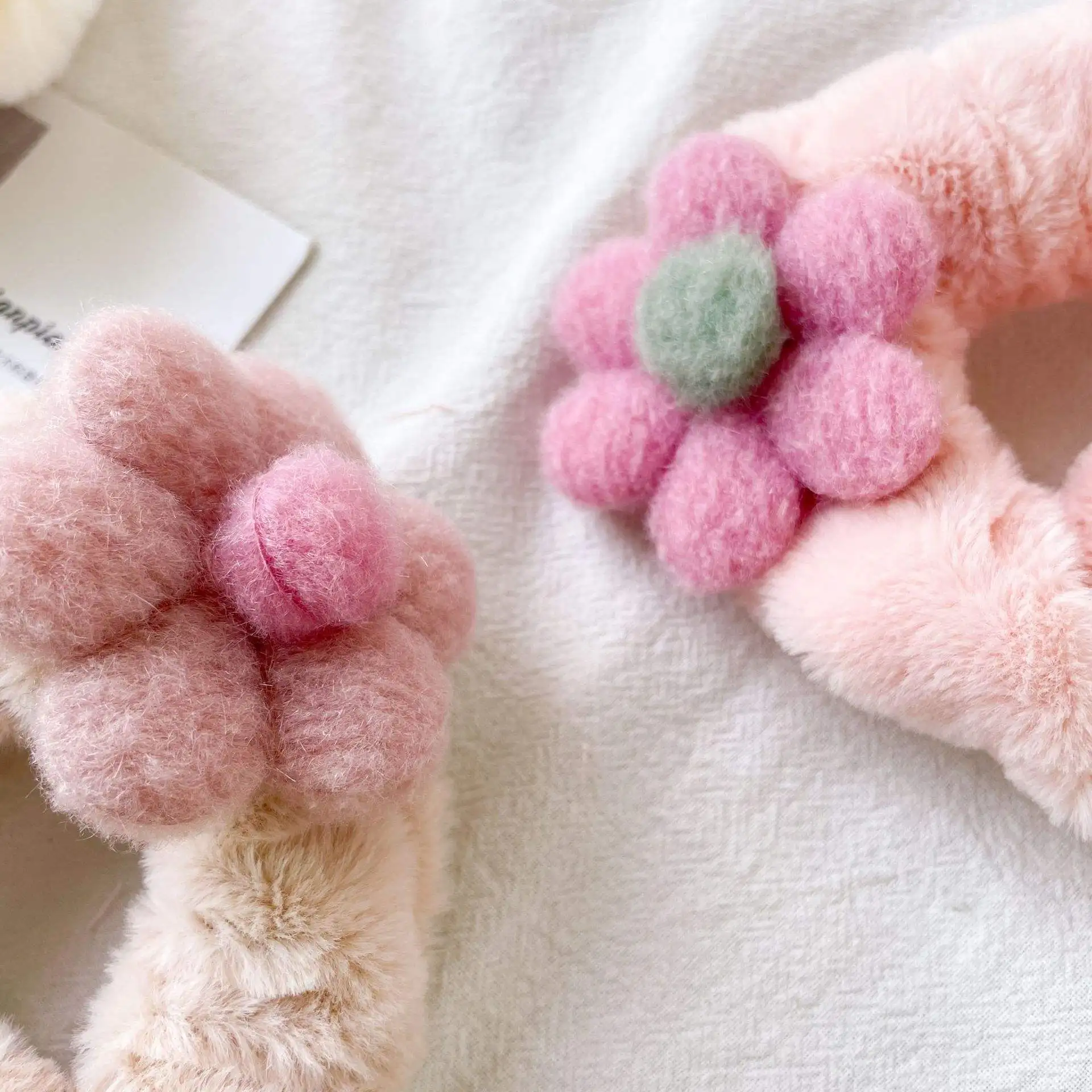 Wholesale New Autumn Winter Plush Flower Hair Scrunchies Flannel Large Intestine Hair Ring Women Hair Tie Scrunchies