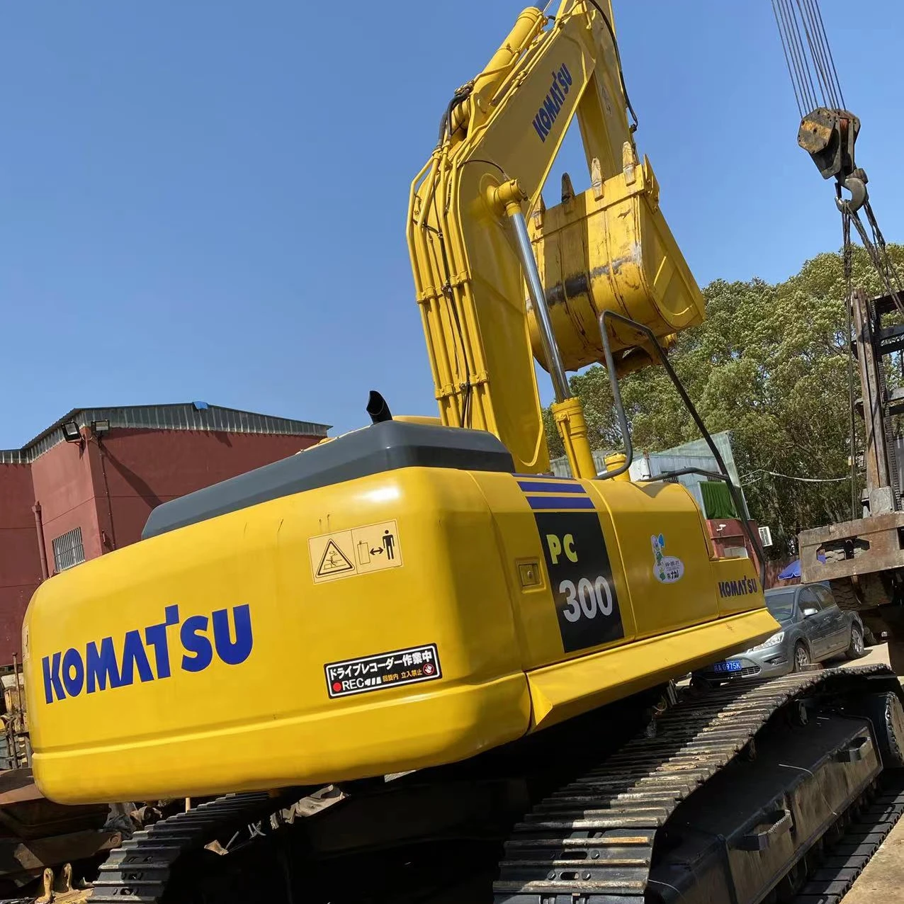 Дешёвый бывший в употреблении Япония Komatsu PC300-7 экскаватора/б/у 30 тонн Колесный экскаватор цена PC300 для