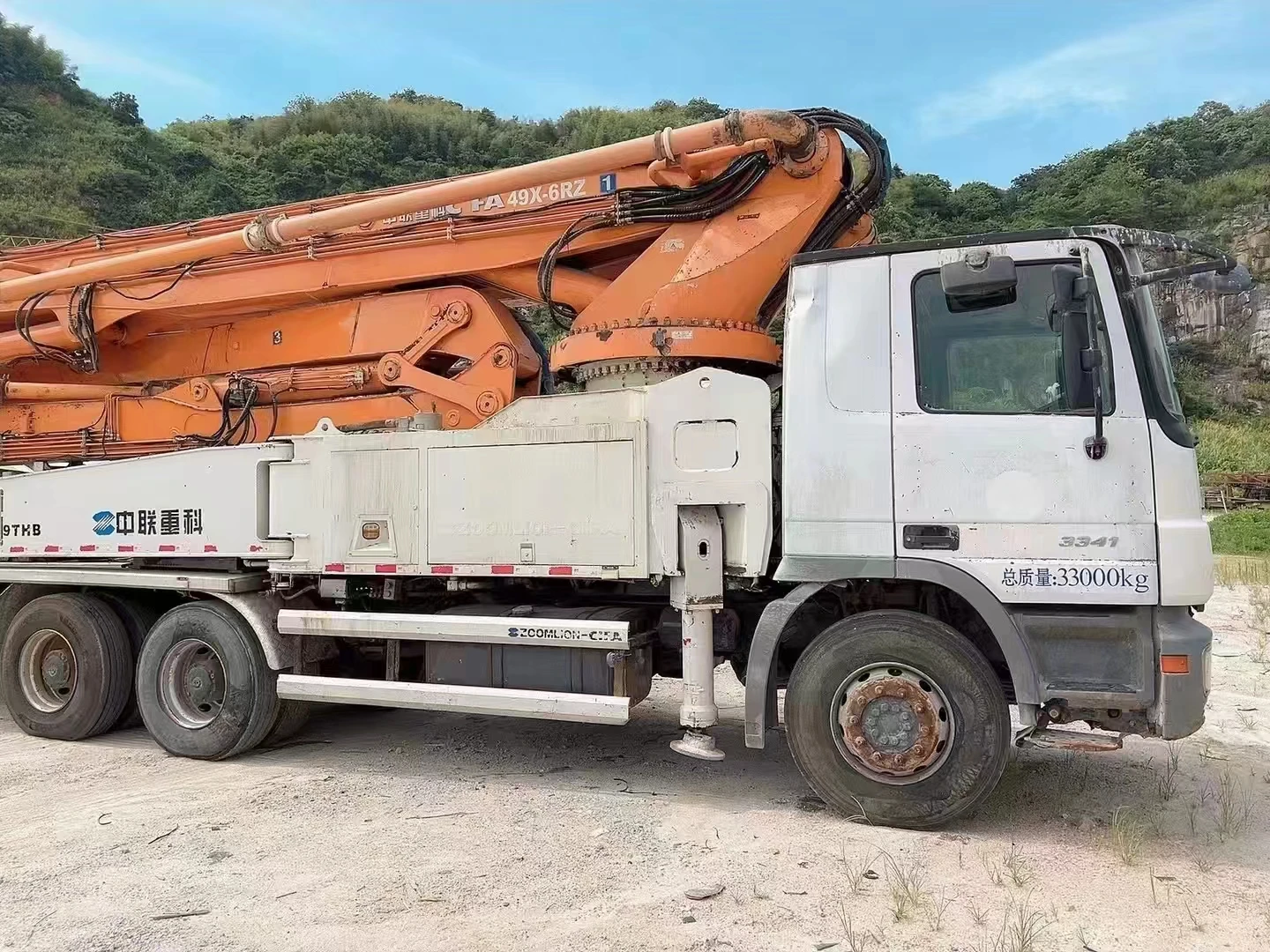 13 Years Zoomlion Mercedes Benz 49 Meter Used Concrete Pump Truck 300KW Power Diesel Engine Used Cars