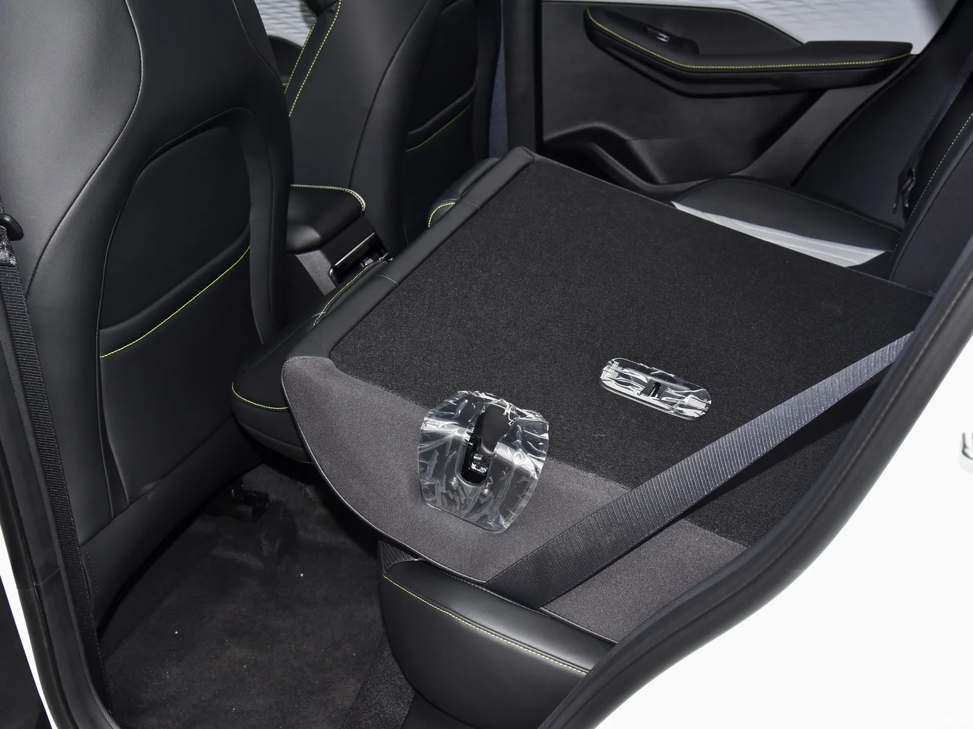 Гибридный автомобиль Geely Binyue Phev 1 5 T ePRO 85 км Glory Edition