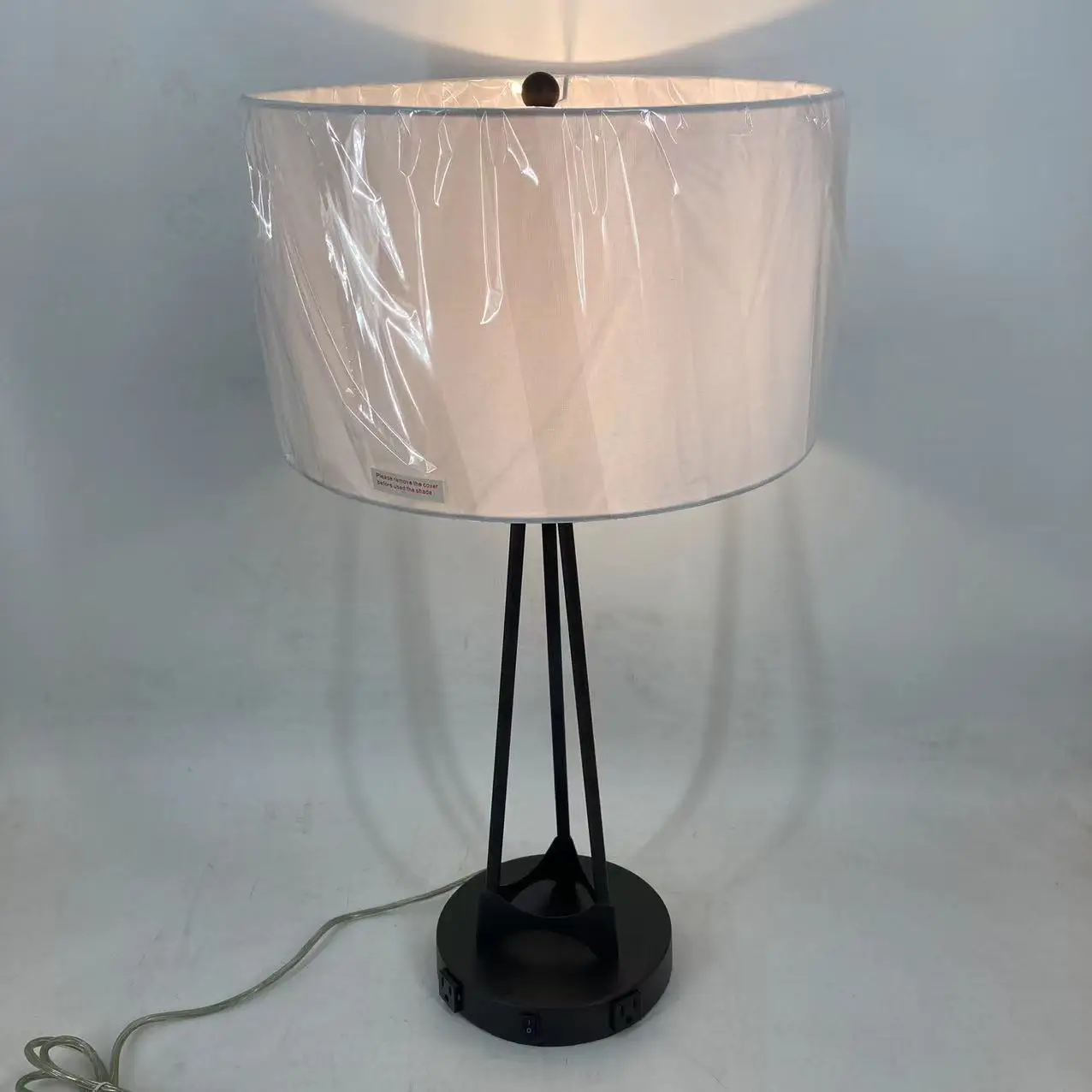 UL listed Hampton Holiday Inn Candlewood Staubridge hotel factory metal bedside table lamp with electrical power outlet