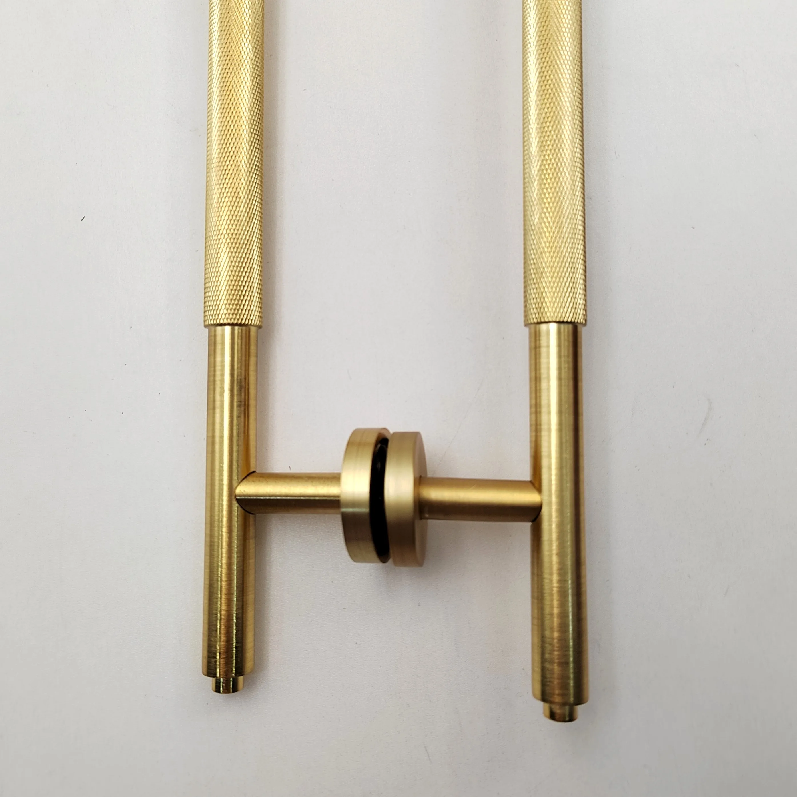 Racer Factory Customized Luxury Solid Brass Villa Wooden Door Handle Push Pull Glass Front Door Handle For Hotel