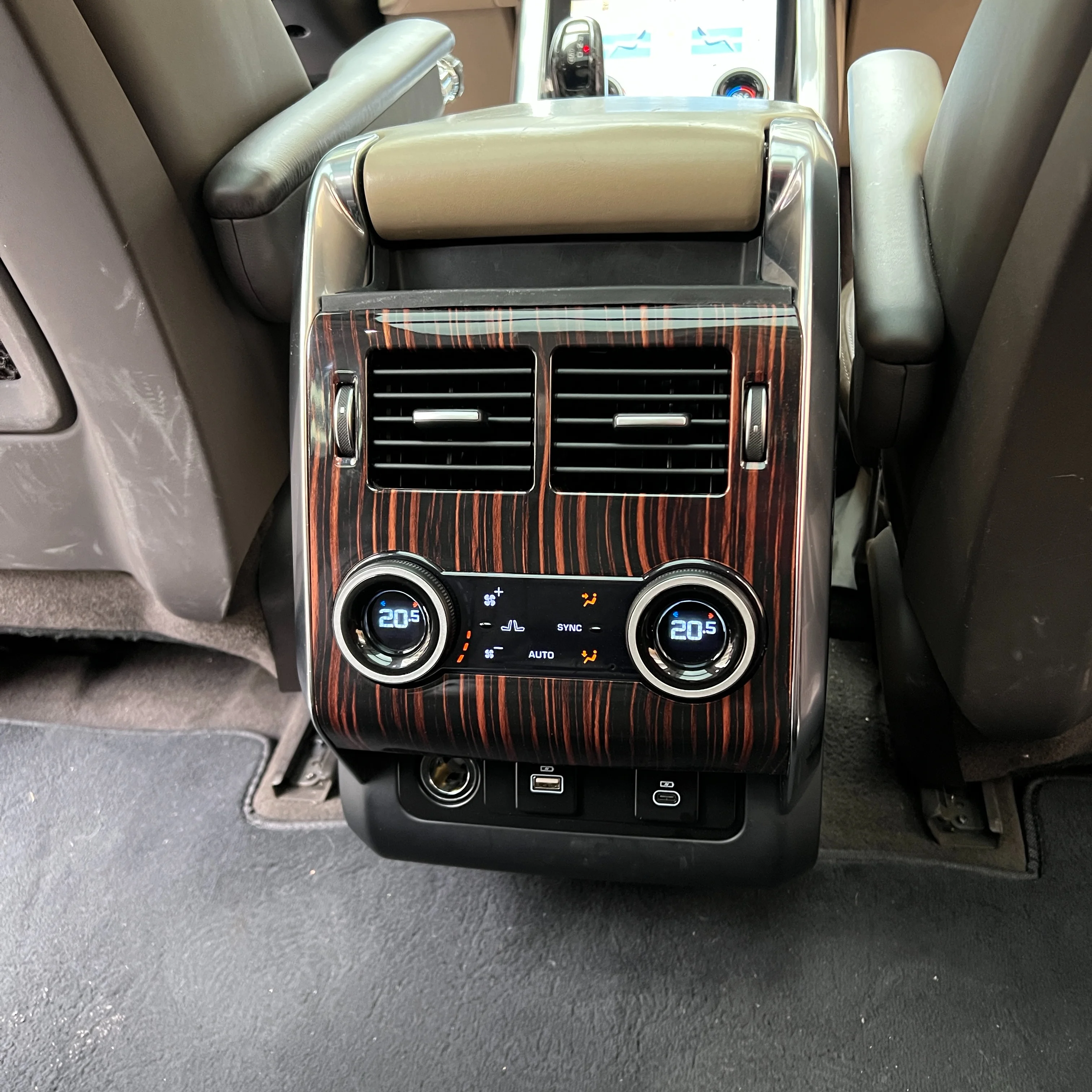 Car LCD Screen Rear Seat AC Board Air Conditioning Panel for 2014-2017 Ranger rover sport