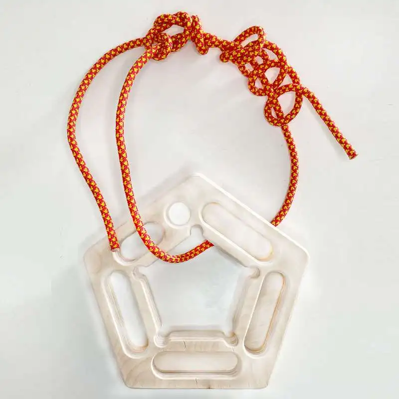 2022 Hot Selling Portable Wood Rock Climbing Fingerboard Trainer Finger Strengthener With Straps