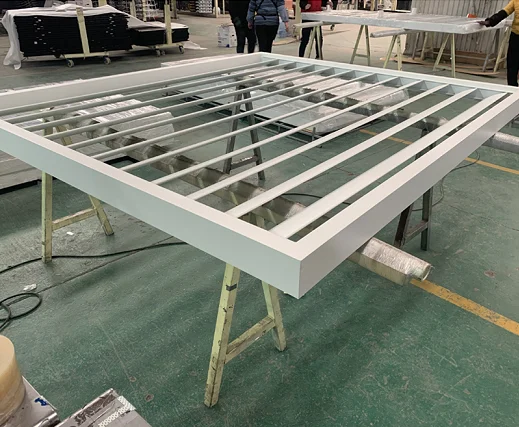 High Qualtity Vertical Wood Look Like Aluminum Slats Garden Fence Courtyard Fence