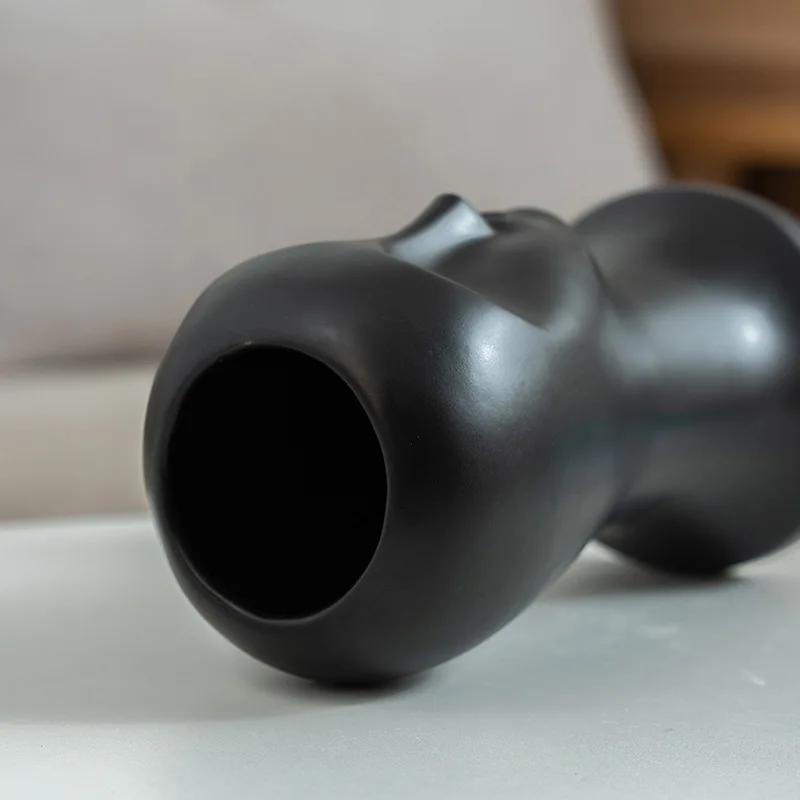 Q061 Hot Sale Luxury Vase Artwork Artistic Drawing Created Ceramic Flower Vase Decoration