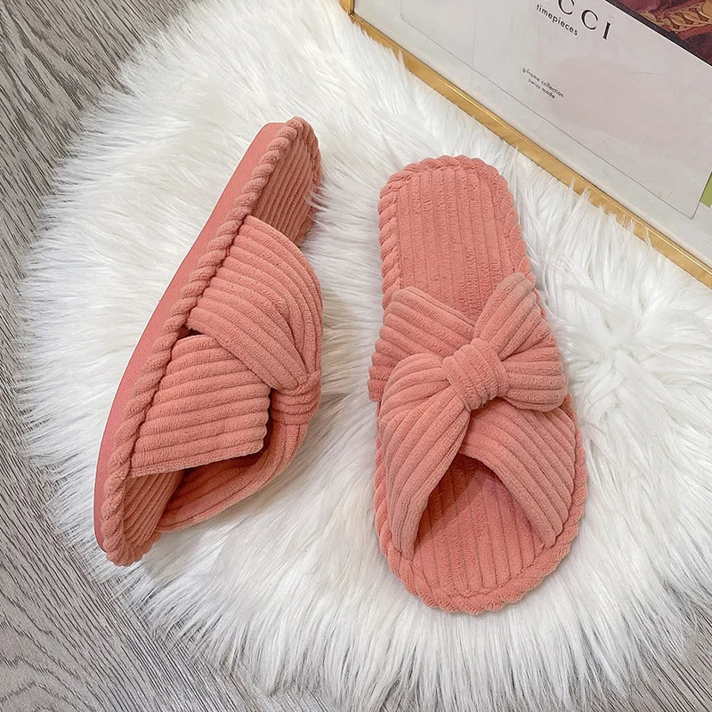 High quality 2024 Soft Memory Foam Warm Cross Shoes Warm Plush Insole Cloudy Comfort Flat girls ladies slides slippers for women