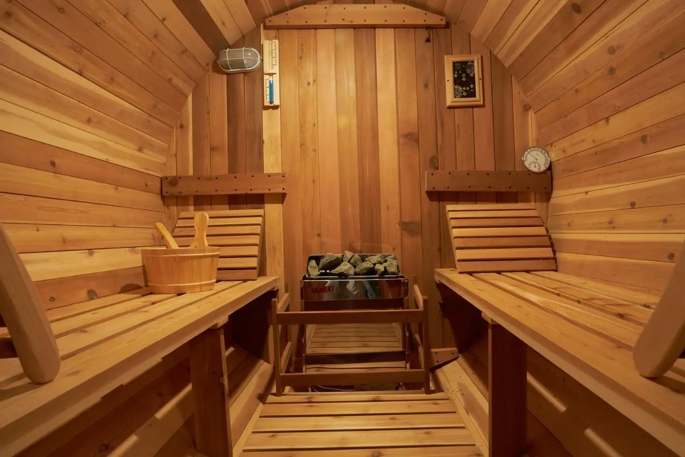whole wood red cedar outdoor wet steam lay down seat barrel sauna rooms with sauna stove and stone