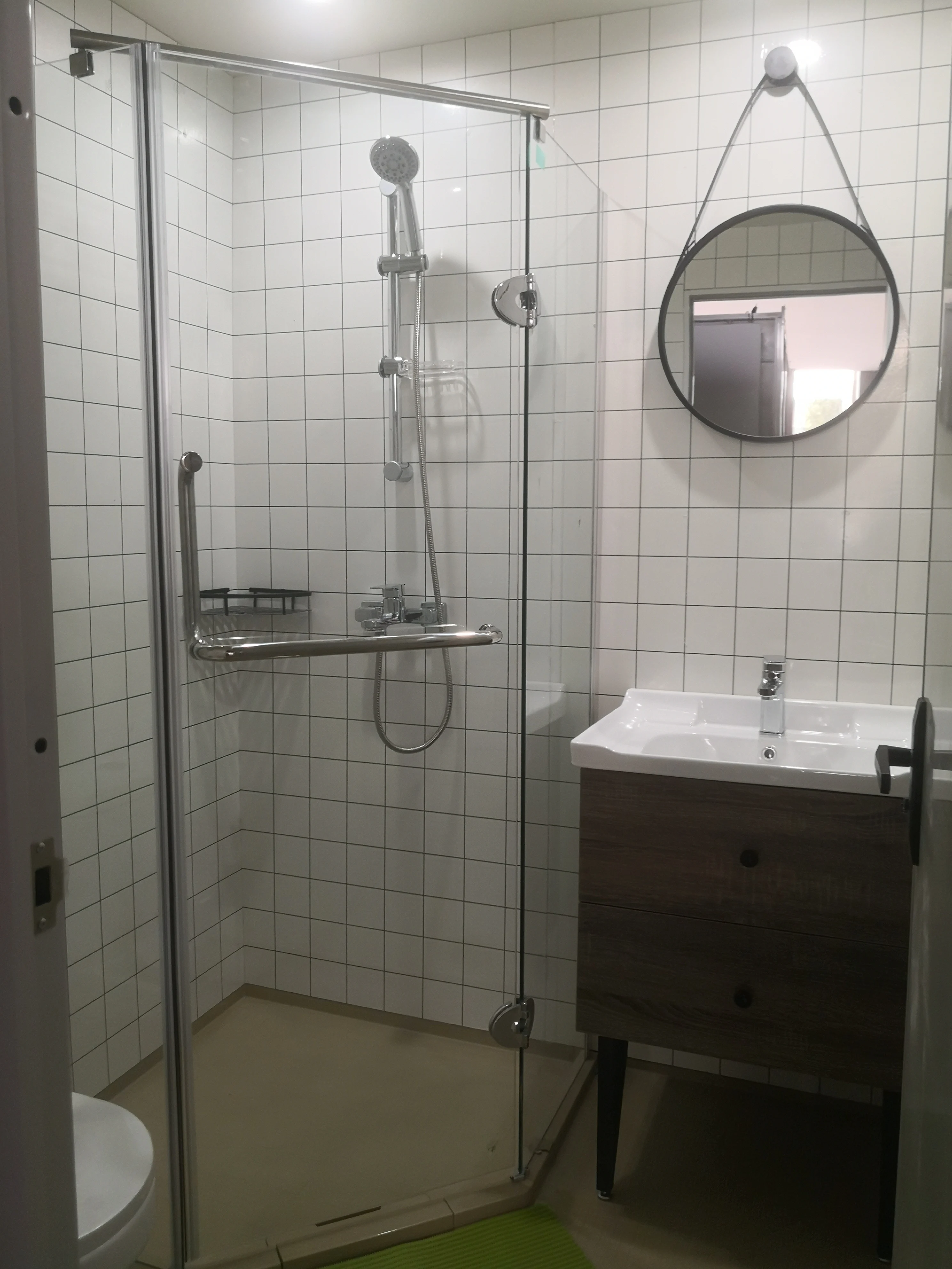 SMC Integrated All In One Aluminium Shower Bath For Sale Luxury Ultra Clear Glass Sliding Door Prefab Bathroom Pods