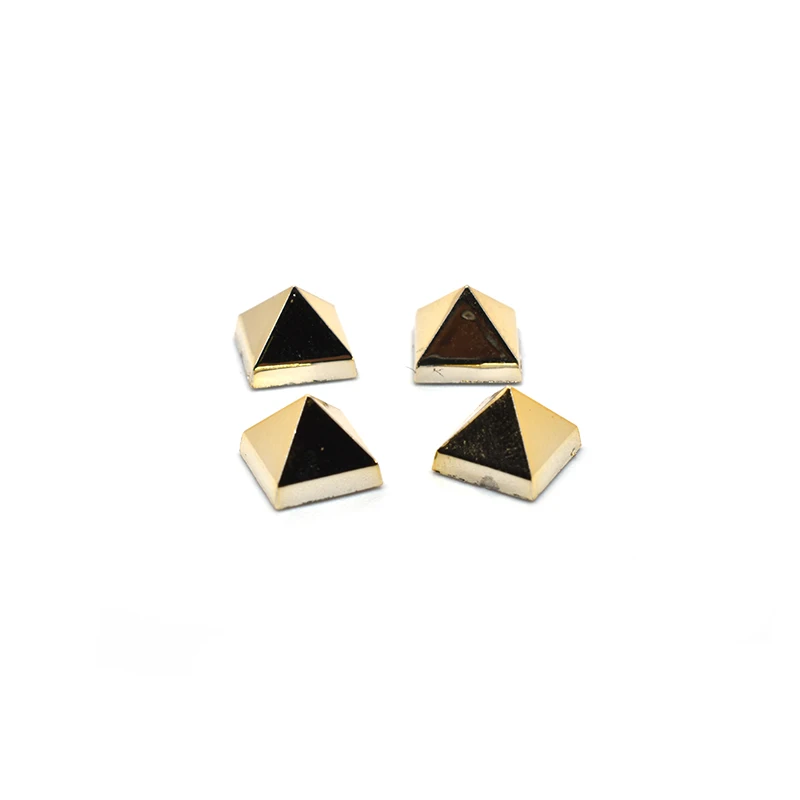 Wholesale high quality fashion 7mm gold square shape pyramid plastic rivet screw studs for garment bag