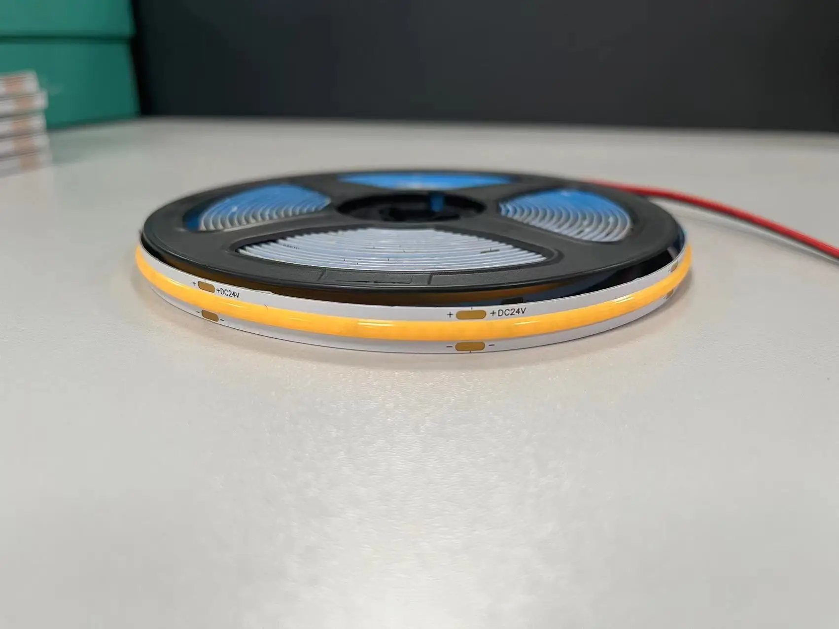 DC12V 24V COB Светодиодная лента с подсветкой CE/cUL указана без пятен 8 мм ширина 320 светодиодов/м 480 гибкая светодиодная высокой плотности