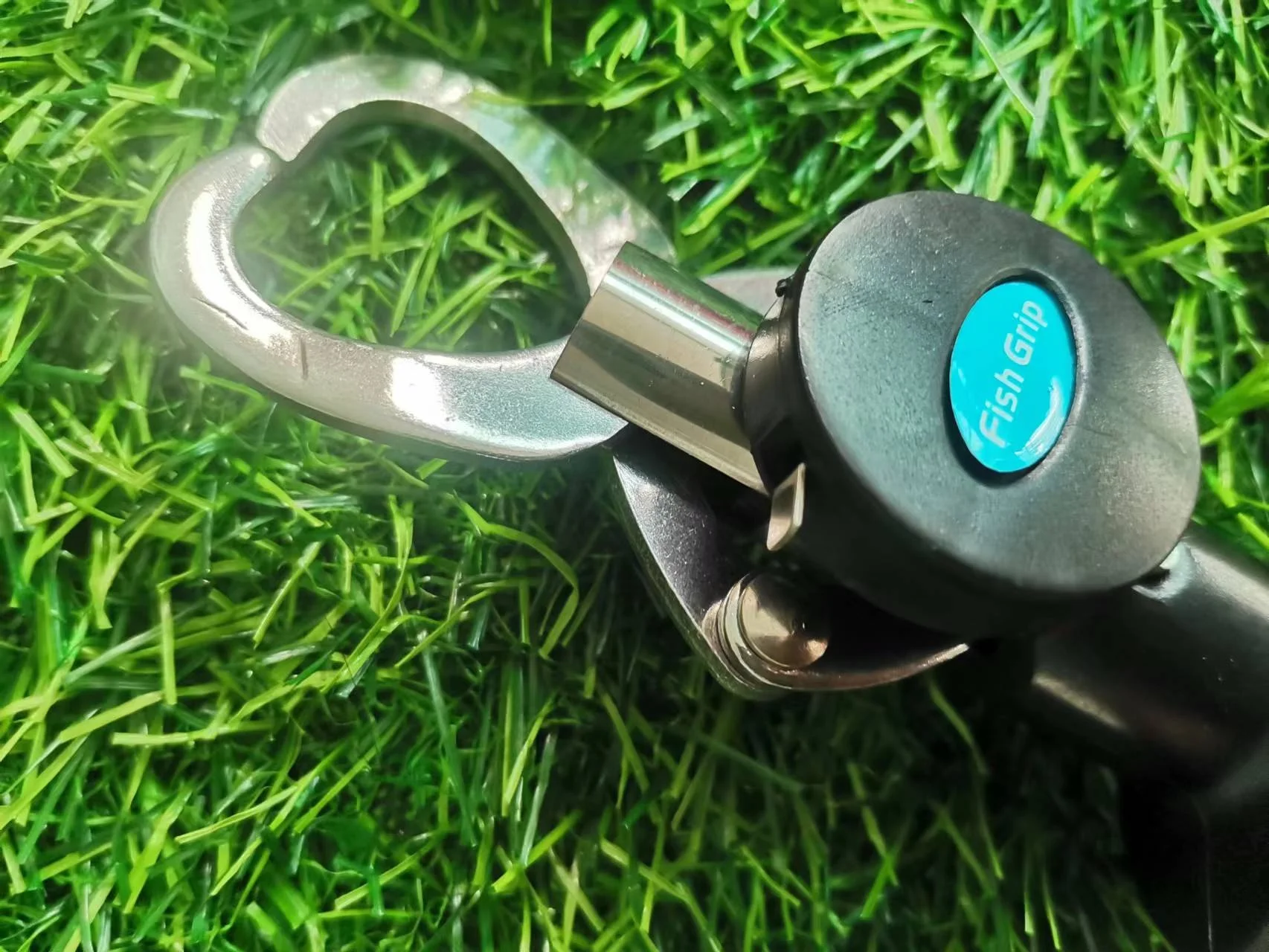 Fish Grip Holder with Scale Stainless Steel Fishing Gripper Fish Lip Grabber Saltwater Fishing Controller