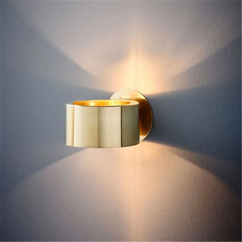 Simple modern circular living room wall lamp hotel bedside bedroom restaurant cafe clothing store designer small wall lamp