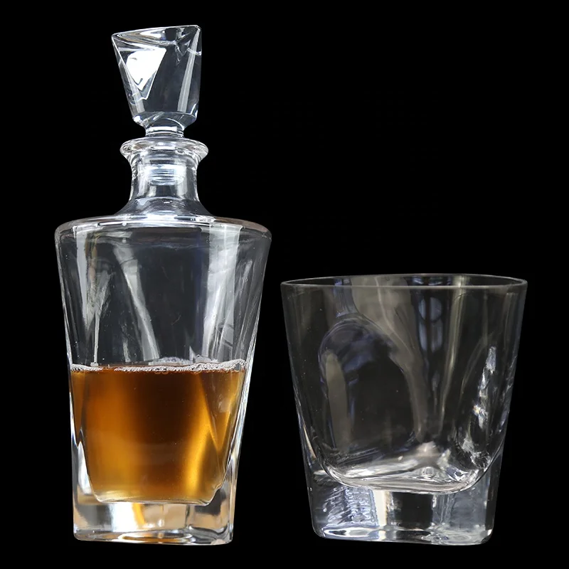 Amazon hot selling whiskey decanter whisky glass set liquor drinking cup wine bottle set
