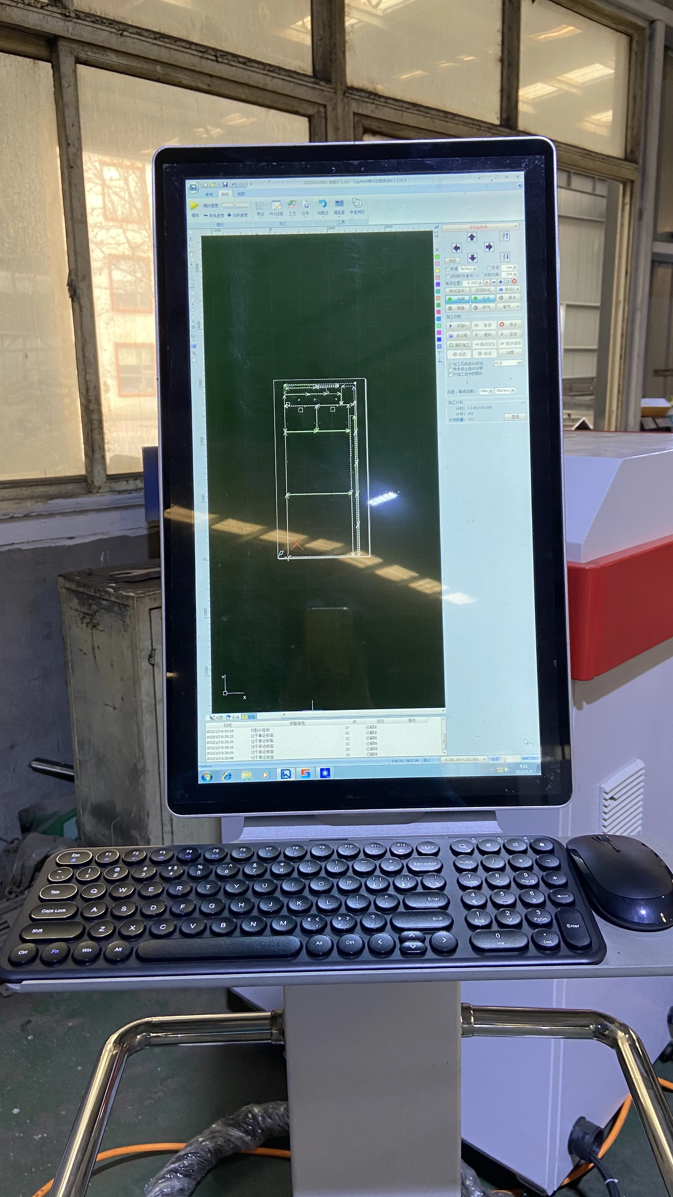 High quality and hot sale 3000mm*1500mm fiber laser cutting machine with free water cooling and blower