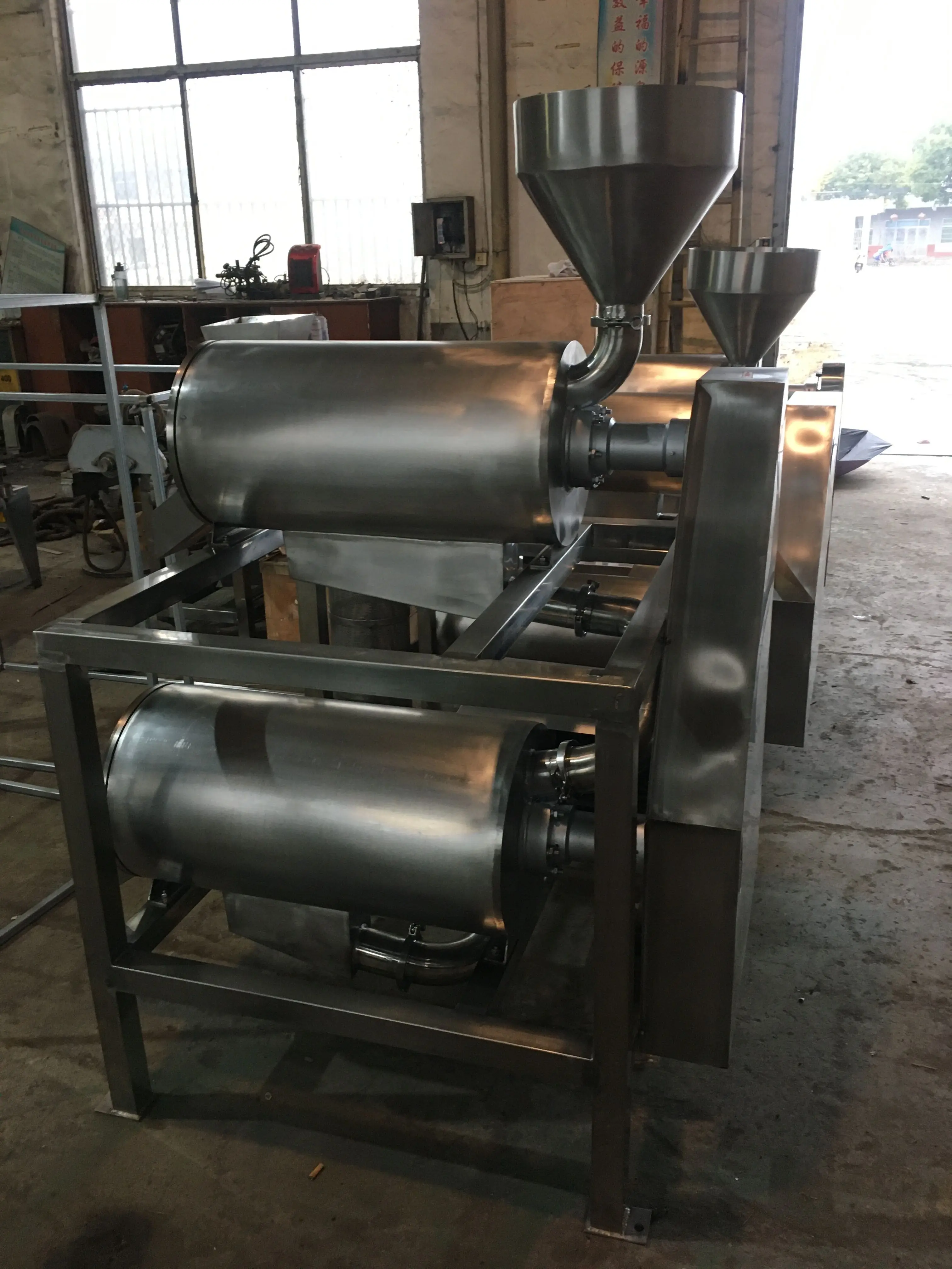 Tomato mango juice pulping seeds extracting fruit pulp juice making machine