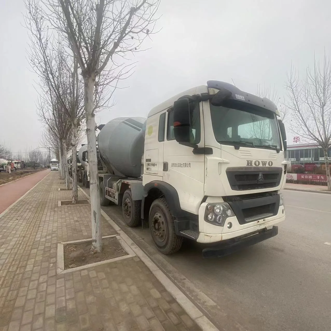 Good quality China HOWO concrete mixer tanker 8x4 mixer machines concrete 350HP heavy truck Bulk Cement Tank