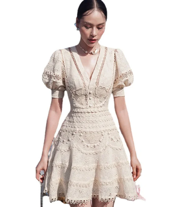 Niche designers 2022 spring vintage lace dress embroidery puff sleeves high waist French water-soluble lace dress