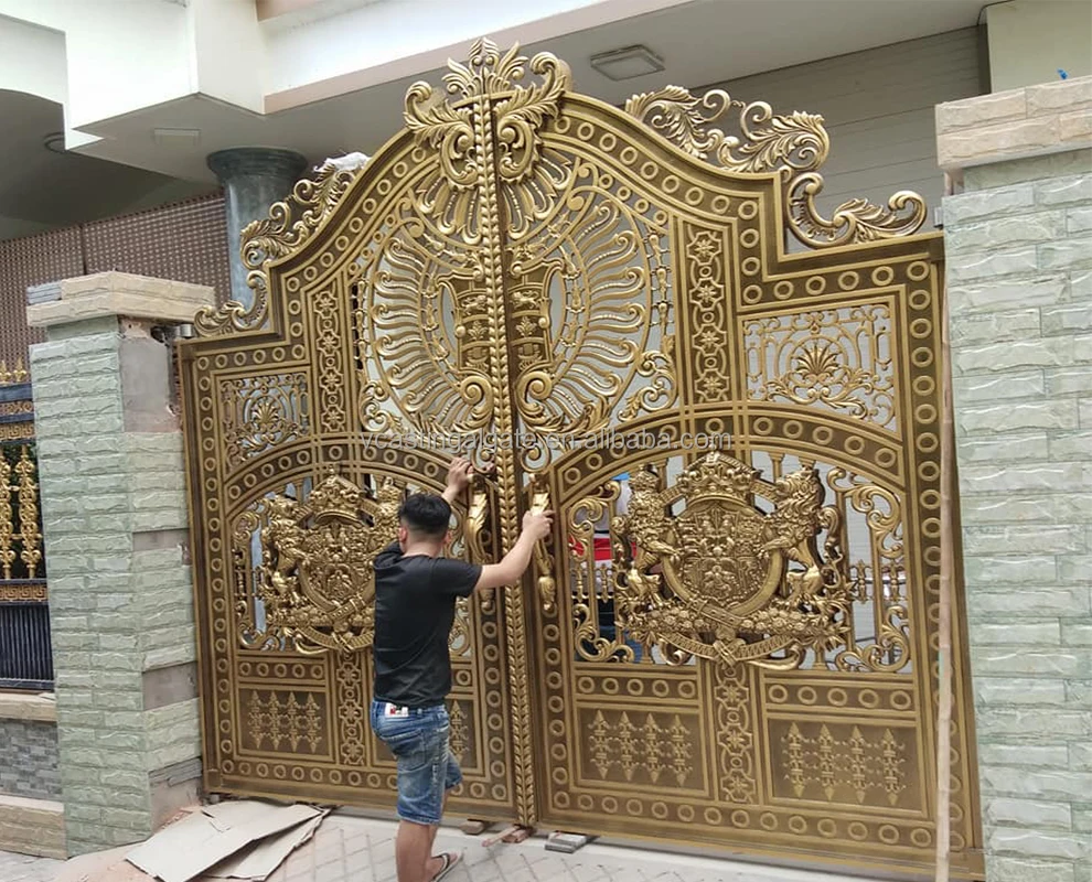 cast aluminum gate 1.jpg