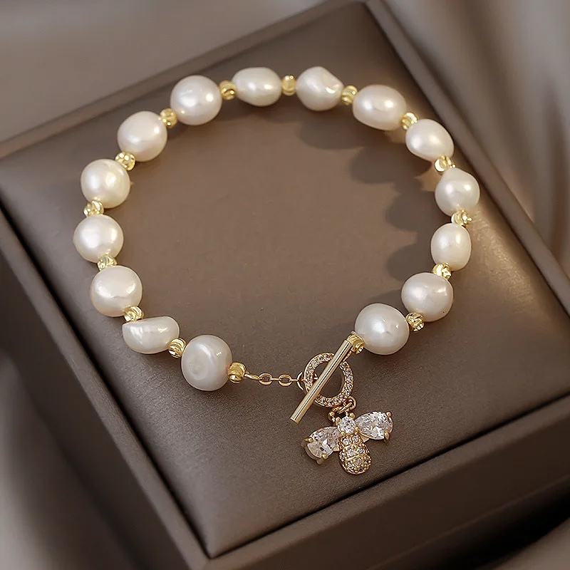 2022 European And American Fashion Baroque Freshwater Pearl Bracelet Small Bee Pendant Zircon Bracelet Wholesale
