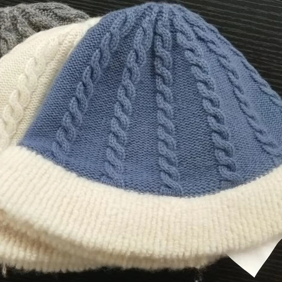 Новая стильная модная шапка из 100% шерсти