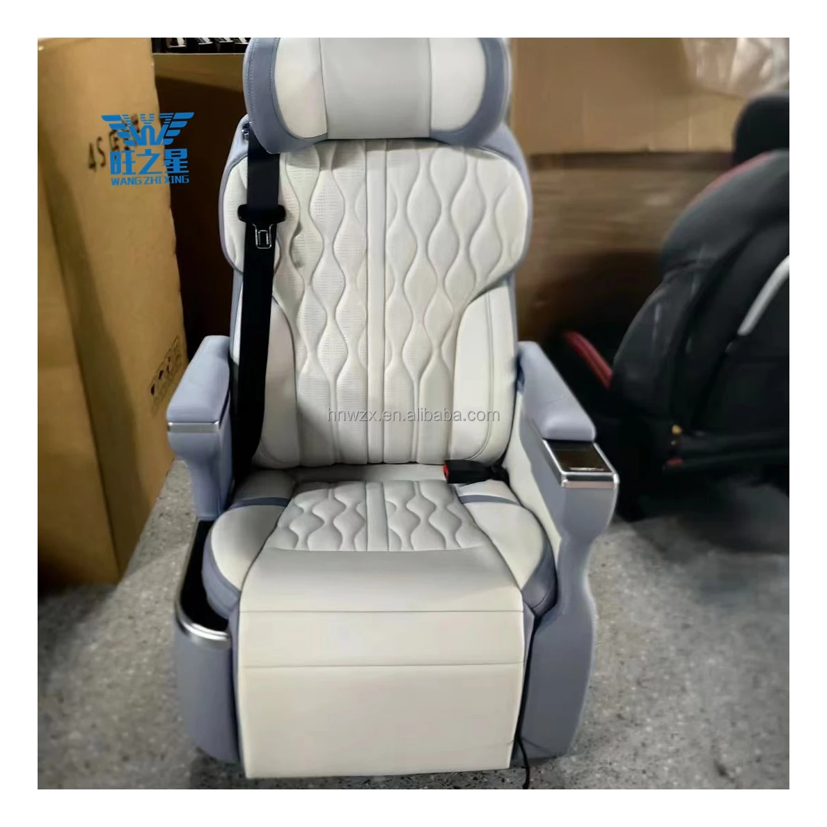 Luxury Design Car Seat Leather Business Car Seat for Alphard/Vellfire/Toyota Sienna